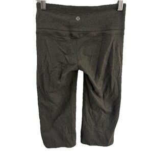 LULULEMON WOMENS CROPPED GRAY LEGGINGS SIZE SMALL MEDIUM NO SIZE TAG MEASUREMENT